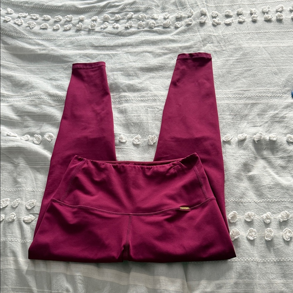 Cleo Harper legging size medium - Maroon